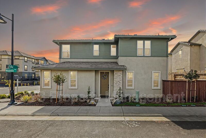 3449 Magnolia Wy in Folsom, CA - Building Photo
