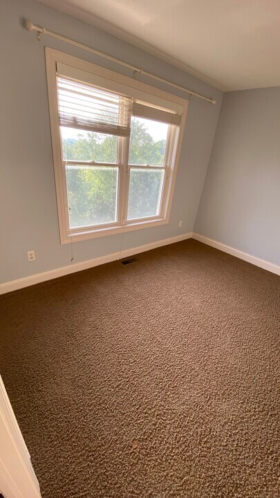 10694 Maple Blvd in Woodbury, MN - Building Photo