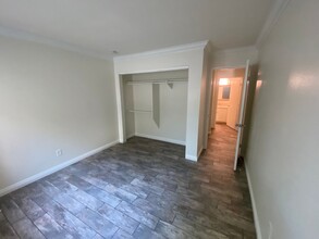 204 Woodland Pkwy in San Marcos, CA - Foto de edificio - Building Photo