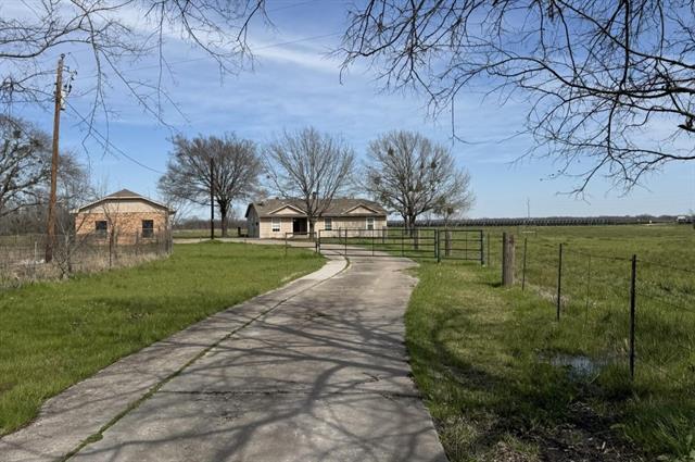 5899 Rancho Dr in Quinlan, TX - Building Photo