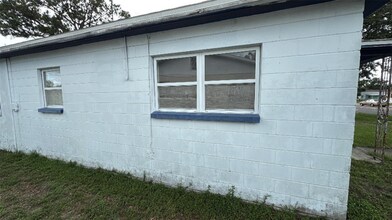 2410 38th Ave N in St. Petersburg, FL - Building Photo - Building Photo
