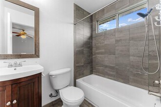 184 Atlantis in Kyle, TX - Foto de edificio - Building Photo