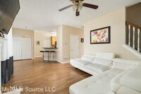 513 Crimson Ridge Dr photo'