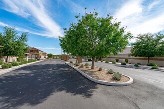 15821 W Mauna Loa Ln in Surprise, AZ - Building Photo - Building Photo