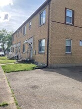 318 W Xenia Dr in Fairborn, OH - Building Photo - Building Photo