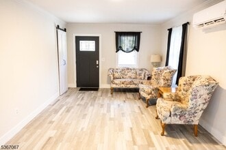 4 Bear Pond Trail in Byram Township, NJ - Building Photo - Building Photo