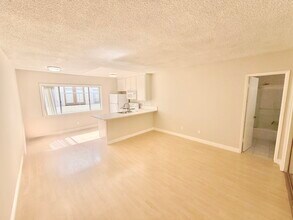 1534 11th St in Santa Monica, CA - Foto de edificio - Building Photo