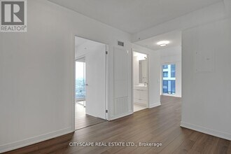 30 Samuel Wood Wy in Toronto, ON - Building Photo - Building Photo