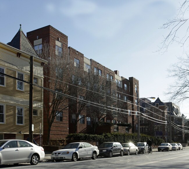 175 Beacon Street in Somerville, MA - Foto de edificio - Building Photo