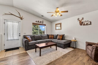 1061 W Morse Ave in Williams, AZ - Building Photo - Building Photo