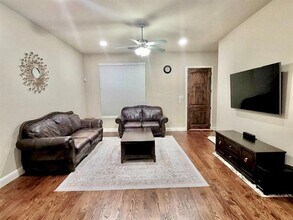 10534 Tenneyson Ridge Dr in Irving, TX - Building Photo - Building Photo