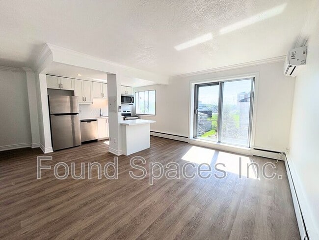 property at 10 W Park Ave