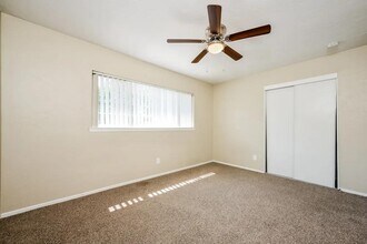 23904 Rotunda Rd in Santa Clarita, CA - Building Photo - Building Photo