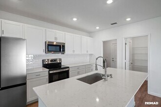 996 Bent Creek Dr in Fort Pierce, FL - Foto de edificio - Building Photo