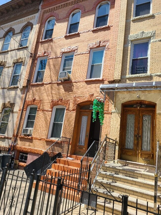 1517 Greene Ave, Unit 1 in Brooklyn, NY - Building Photo - Building Photo