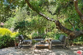 21344 Colina Dr in Topanga, CA - Foto de edificio - Building Photo