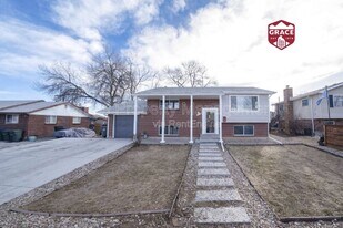 11938 Keough Dr in Northglenn, CO - Building Photo