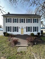 1284 S Bay Rd in Dover, DE - Building Photo