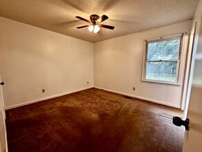 105 Bucy Cir in Paris, TN - Building Photo - Building Photo