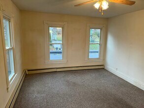 1 Sisson St in Lyons, NY - Foto de edificio - Building Photo