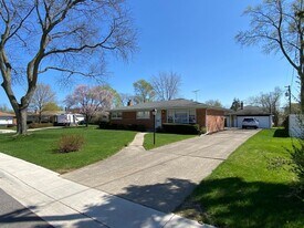 2543 William Ave in Glenview, IL - Building Photo