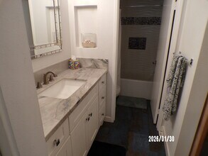 1621 Hotel Cir S in San Diego, CA - Foto de edificio - Building Photo