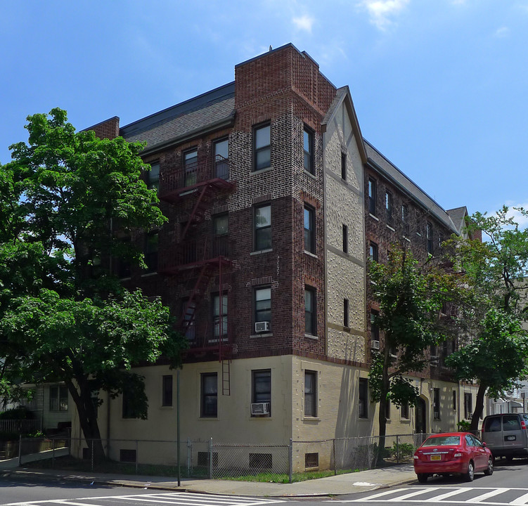 3802 Glenwood Rd in Brooklyn, NY - Foto de edificio