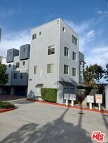 5350 Playa Vista Dr in Los Angeles, CA - Building Photo