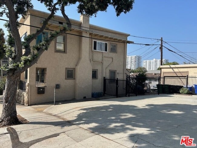 237 Marine St in Santa Monica, CA - Building Photo - Building Photo