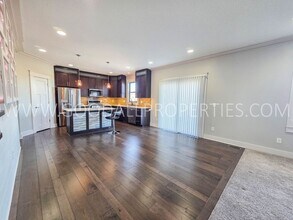 16641 Maple St in Clive, IA - Building Photo - Building Photo