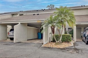 5429 Vineland Rd, Unit 00 in Orlando, FL - Building Photo