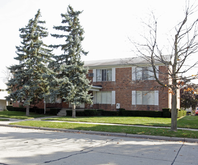 Benton Colonial in Royal Oak, MI - Foto de edificio - Building Photo