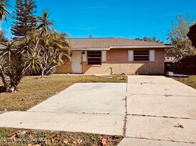 739 Lunar Lake Cir in Cocoa, FL - Building Photo
