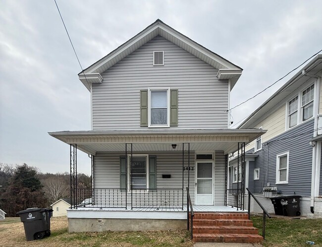 property at 1412 W 4th St