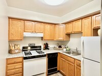 Glenwood Apartments in Old Bridge, NJ - Building Photo - Building Photo