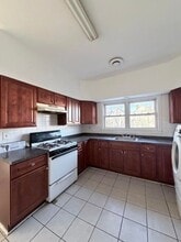 57 Silver St, Unit 125 in Bayonne, NJ - Building Photo - Building Photo