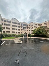 6685 W Burnside Rd in Portland, OR - Building Photo - Building Photo