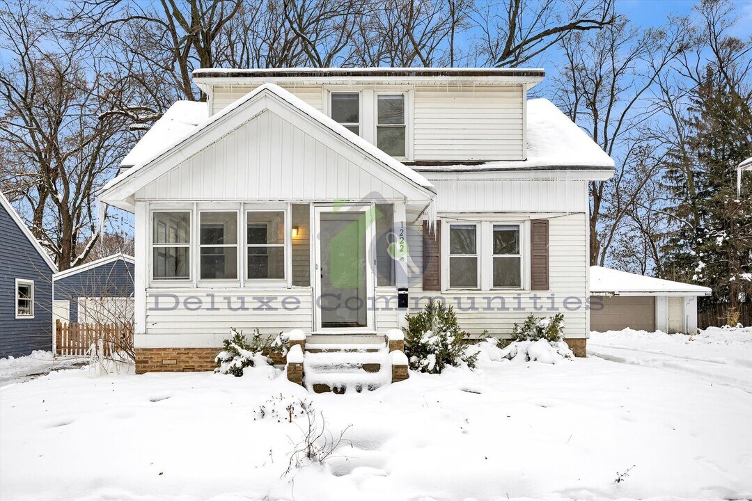 1222 Mason St NE in Grand Rapids, MI - Building Photo