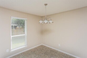 8009 Blue Duck Trail in Arlington, TX - Foto de edificio - Building Photo