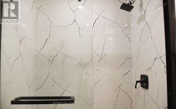 181 Penn Ave in Newmarket, ON - Building Photo - Building Photo