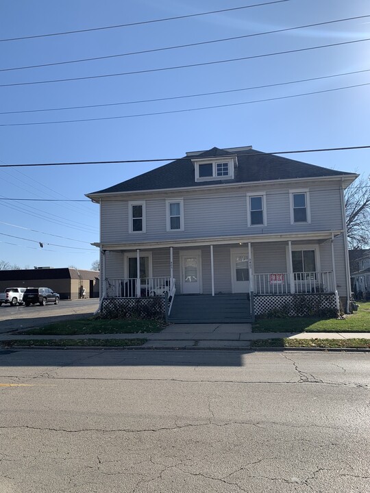 403 E 5th St in Sterling, IL - Foto de edificio