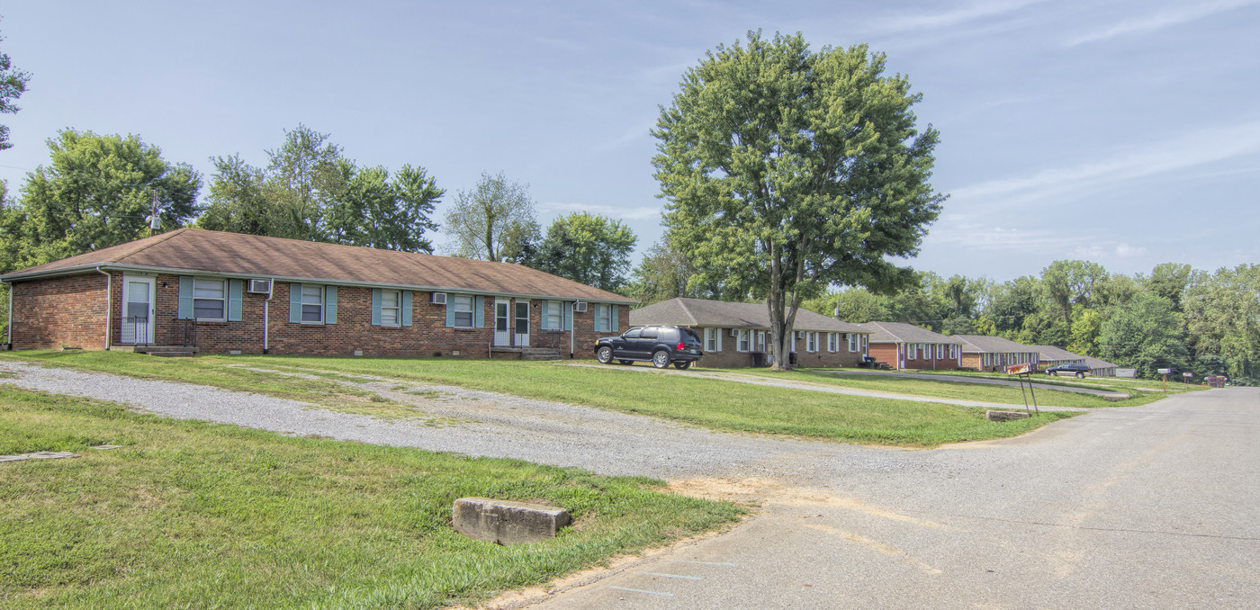 Tandy Dr. in Clarksville, TN - Foto de edificio