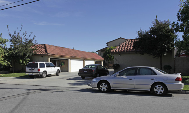 8872 Hoffman St in Buena Park, CA - Foto de edificio - Building Photo