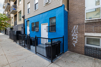 117 Leonard St in Brooklyn, NY - Building Photo - Building Photo