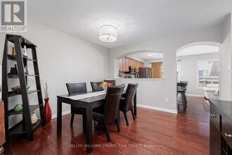 926 Burrows Gate in Milton, ON - Building Photo - Building Photo