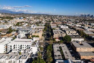 5057 Maplewood Ave in Los Angeles, CA - Building Photo - Building Photo