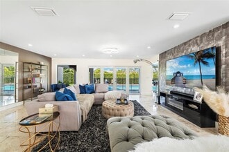 5901 SW 56th Ter in South Miami, FL - Building Photo - Building Photo
