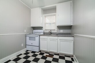 5744 Hoover Ave in Hanahan, SC - Building Photo - Building Photo