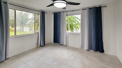 3633 Rock Royal Dr in Holiday, FL - Building Photo - Building Photo