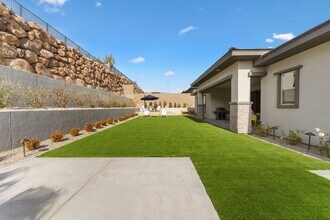 733 Aberdeen Tartan St in Las Vegas, NV - Building Photo - Building Photo